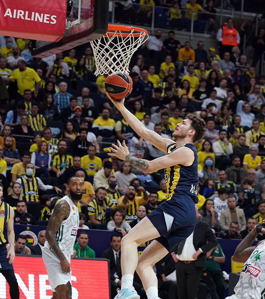 Fenerbahçe Panathinaikos'u farklı yendi