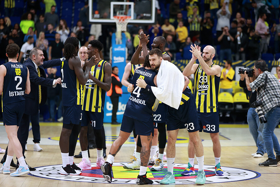 Fenerbahçe Panathinaikos'u farklı yendi