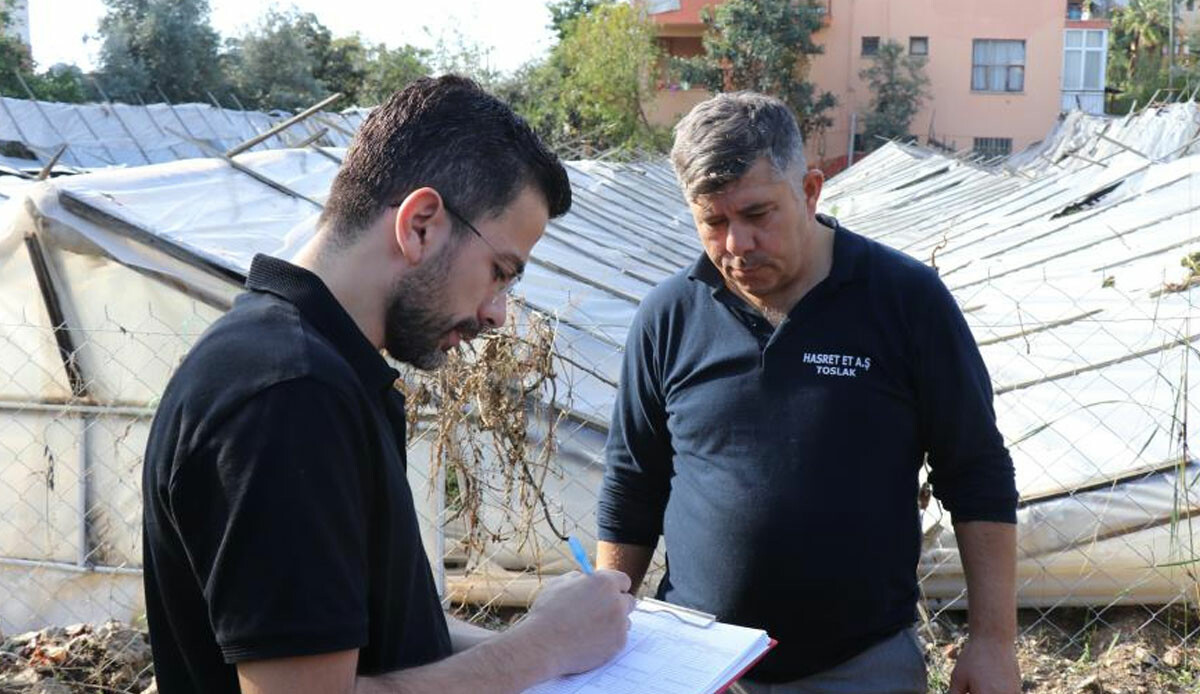 Alanya'da sağanak ve dolu adeta yıktı geçti: Seralar hasar gördü