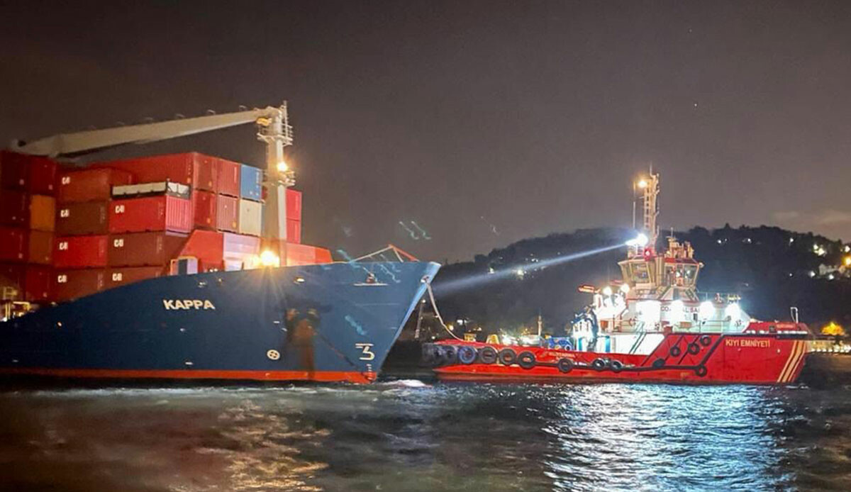 İstanbul Boğazı gemi geçişlerine kapatıldı! İstanbul Boğazı gemi geçişlerine kapatıldı!