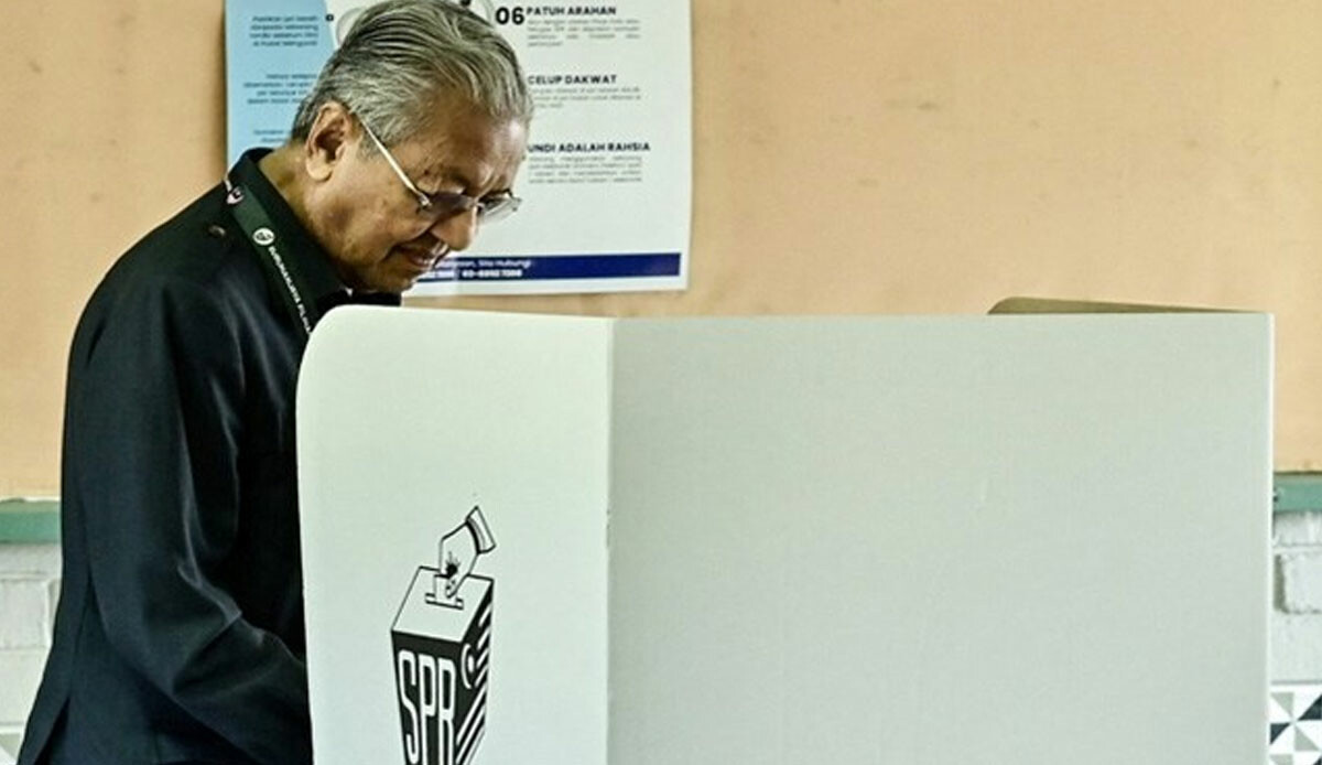 'Kaybedersem siyaseti bırakırım' demişti: Mahathir, 53 yıl sonra seçimi kaybetti 'Kaybedersem siyaseti bırakırım' demişti: Mahathir, 53 yıl sonra seçimi kaybetti