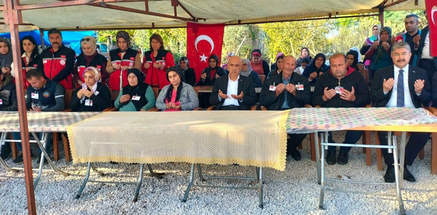 Cumhurbaşkanı Erdoğan  Pençe-Kilit şehidinin ailesiyle telefonda görüştü Cumhurbaşkanı Erdoğan  Pençe-Kilit şehidinin ailesiyle telefonda görüştü