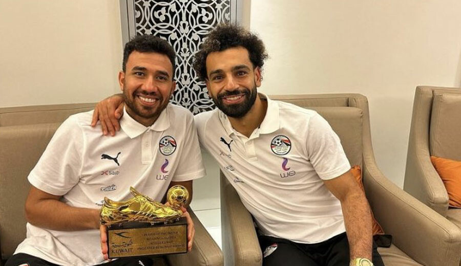 Mohamed Salah milli maçtan sonra elini uzatan kadın görevlinin elini sıkmadı Mohamed Salah milli maçtan sonra elini uzatan kadın görevlinin elini sıkmadı