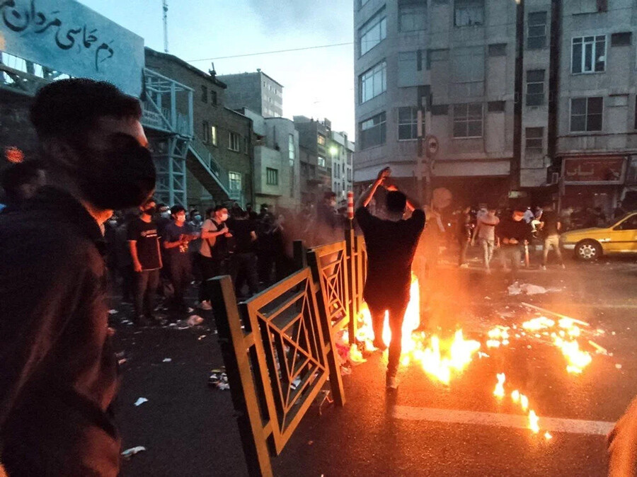 Gösterilerde 3. ay... İran İsyan Cumhuriyeti