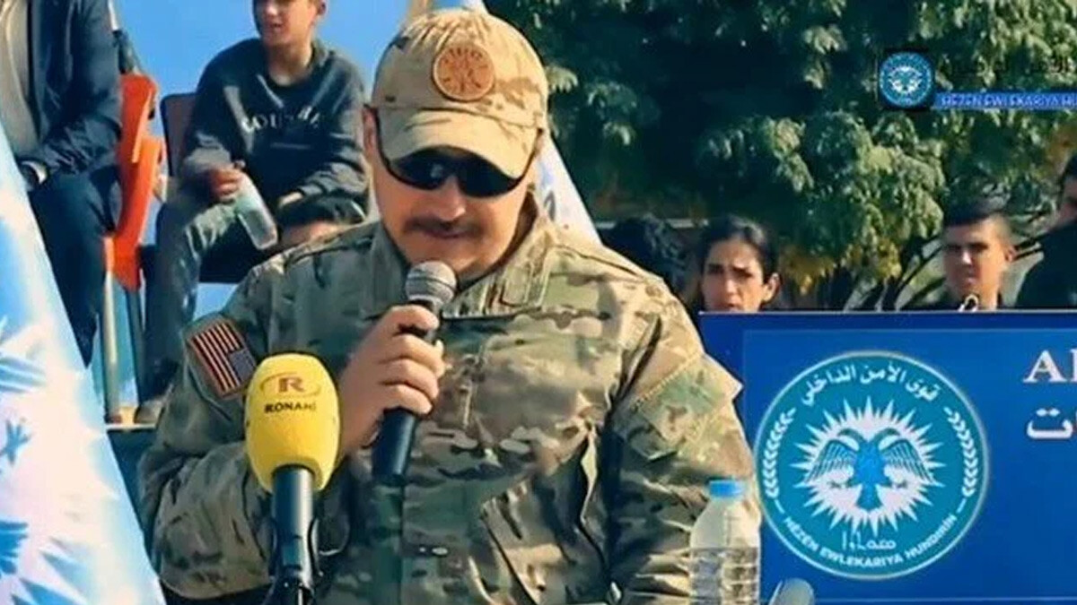ABD'li komutan YPG'nin sözde mezuniyetinde teröre açık destek ABD'li komutan YPG'nin sözde mezuniyetinde teröre açık destek