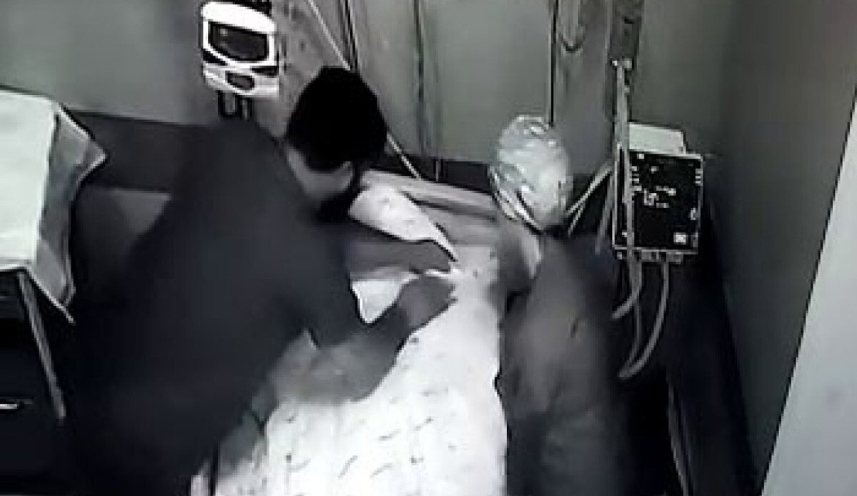 Tokat'taki özel hastanede felçli hastaya şiddet skandalına soruşturma! Bakan Koca açıkladı Tokat'taki özel hastanede felçli hastaya şiddet skandalına soruşturma! Bakan Koca açıkladı