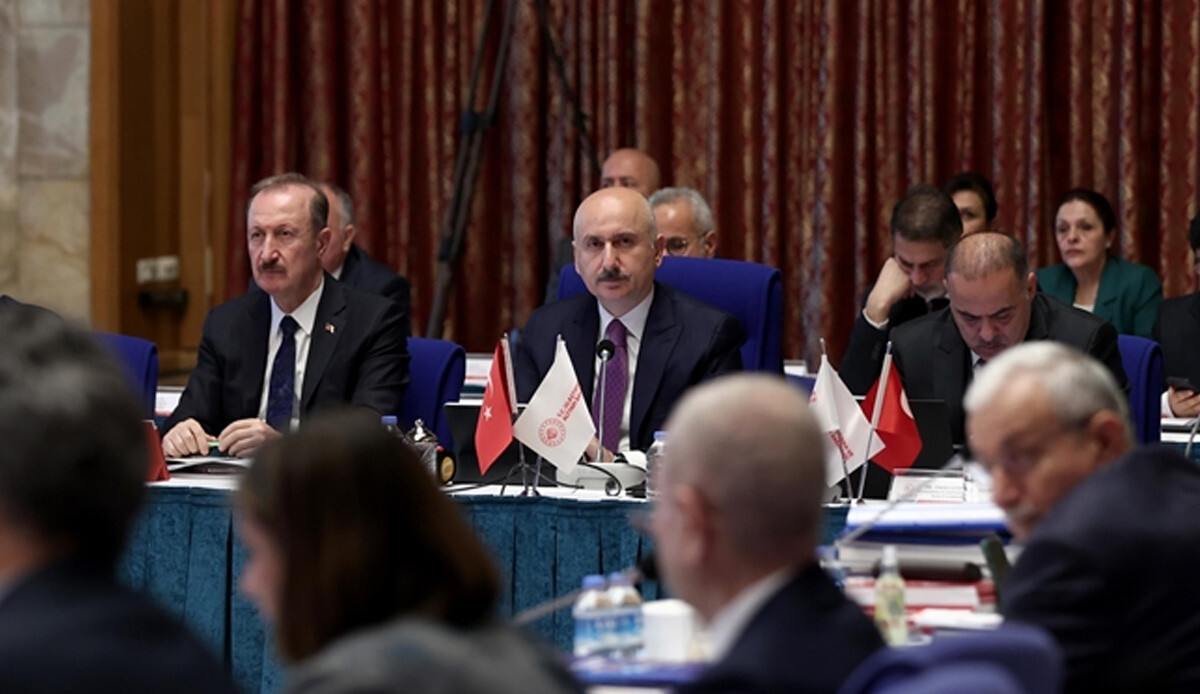 Ulaştırma Bakanı Karaismailoğlu açıkladı: Ankara-Sivas arası 12 saatten 2 saate düşecek Ulaştırma Bakanı Karaismailoğlu açıkladı: Ankara-Sivas arası 12 saatten 2 saate düşecek