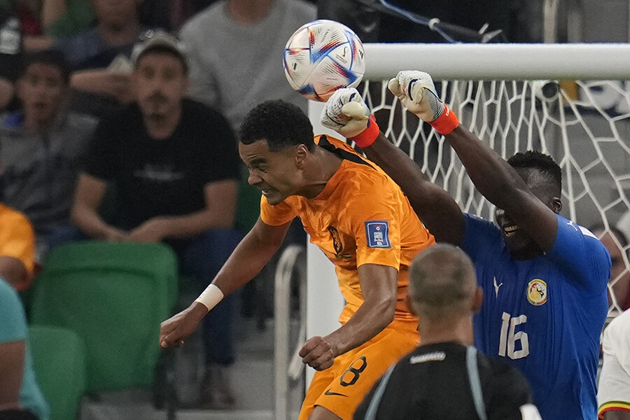 Hollanda 15 dakikada işi bitirdi, Mane'siz Senegal'i 2 golle geçti Hollanda 15 dakikada işi bitirdi, Mane'siz Senegal'i 2 golle geçti