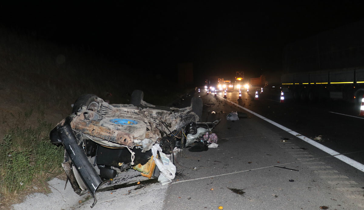 Kuzey Marmara Otoyolu&#039;nda feci kaza: 3 ölü