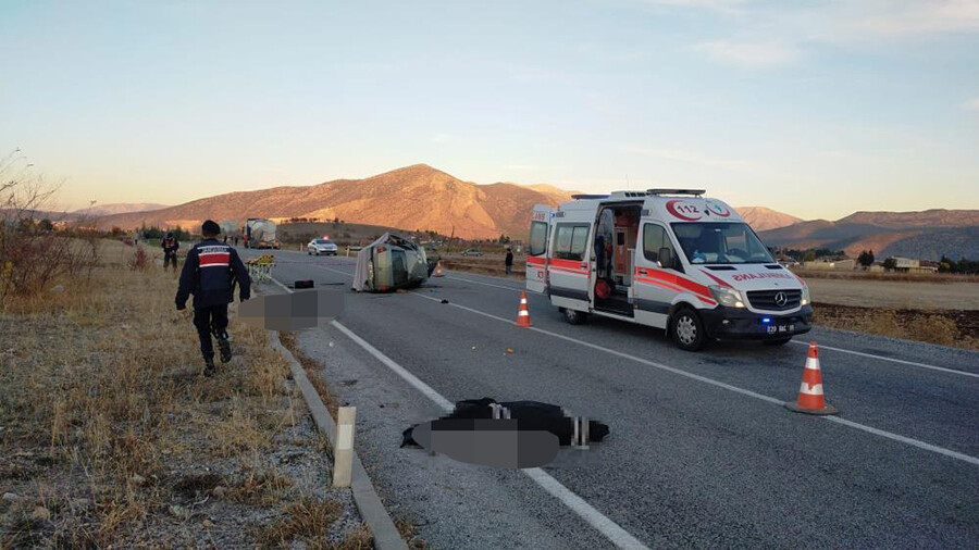 Denizli'den acı haber! Ailesi gözlerinin önünde öldü Denizli'den acı haber! Ailesi gözlerinin önünde öldü