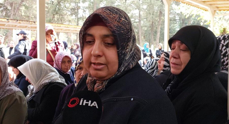 Şehit Öğretmen Ayşenur gözyaşlarıyla uğurlandı! Büyük faciayı nasıl önlediği ortaya çıktı Şehit Öğretmen Ayşenur gözyaşlarıyla uğurlandı! Büyük faciayı nasıl önlediği ortaya çıktı