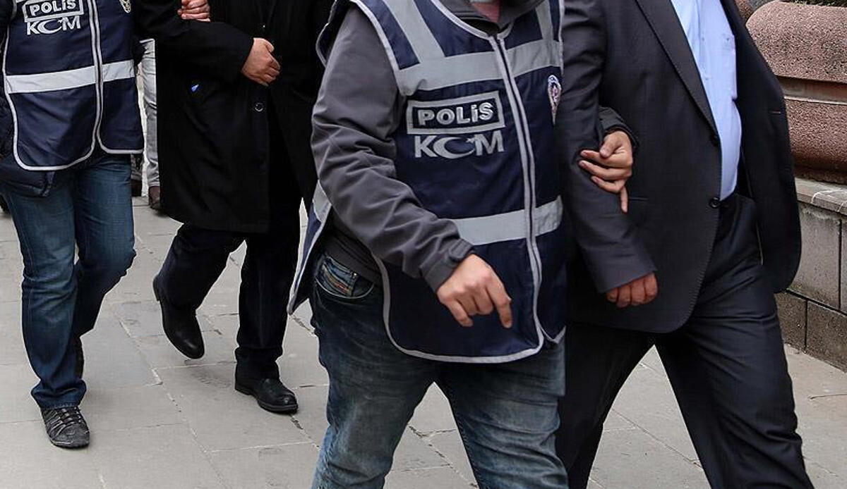 Son dakika: FETÖ'nün 2013 KPSS ve JANA usulsüzlüğü soruşturmasında çok sayıda gözaltı Son dakika: FETÖ'nün 2013 KPSS ve JANA usulsüzlüğü soruşturmasında çok sayıda gözaltı