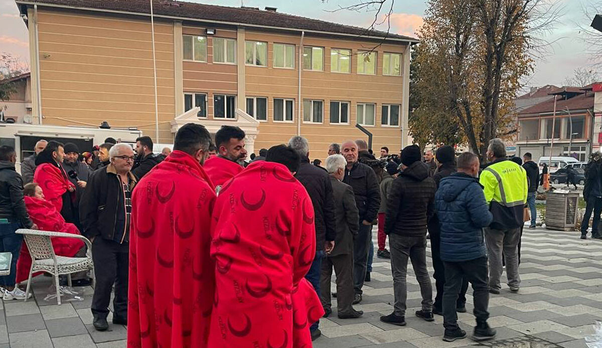 Deprem dinlemediler… Fırsatçılar iş başında! EGM açıklama yaptı: Tüm tedbirleri aldık