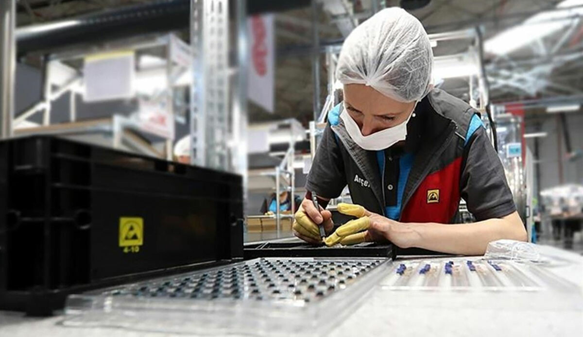 Dünyanın en büyük iPhone fabrikasında kapana kısıldılar: “Eve dönmek istiyoruz” Dünyanın en büyük iPhone fabrikasında kapana kısıldılar: “Eve dönmek istiyoruz”