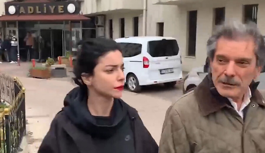 5 dakikada bitti! Merve Boluğur ile Mert Aydın resmen boşandı 5 dakikada bitti! Merve Boluğur ile Mert Aydın resmen boşandı