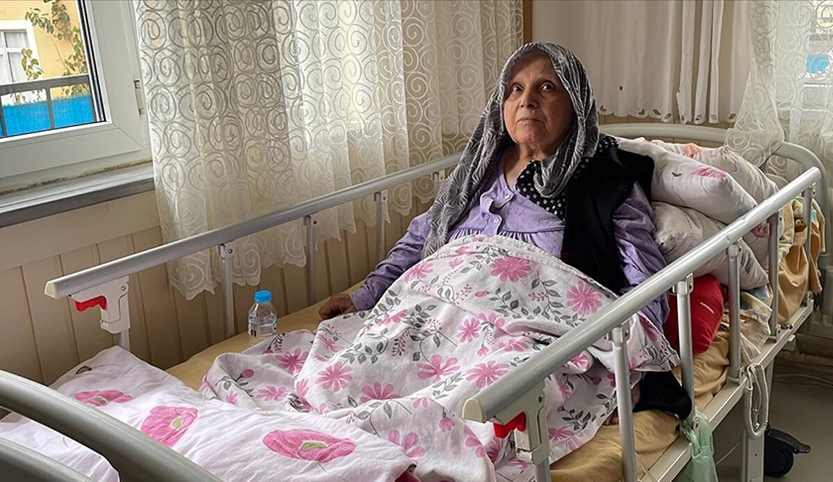 Köpeklerin saldırısına uğramıştı: Talihsiz kadın bacağından oldu Köpeklerin saldırısına uğramıştı: Talihsiz kadın bacağından oldu