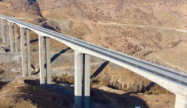 Akdeniz ve İç Anadolu artık çok yakın! Zaman tasarrufu yapan bu proje Türkiye'nin en yüksek ayaklı viyadüğü olacak: Açılışı için geri sayım başladı Akdeniz ve İç Anadolu artık çok yakın! Zaman tasarrufu yapan bu proje Türkiye'nin en yüksek ayaklı viyadüğü olacak: Açılışı için geri sayım başladı