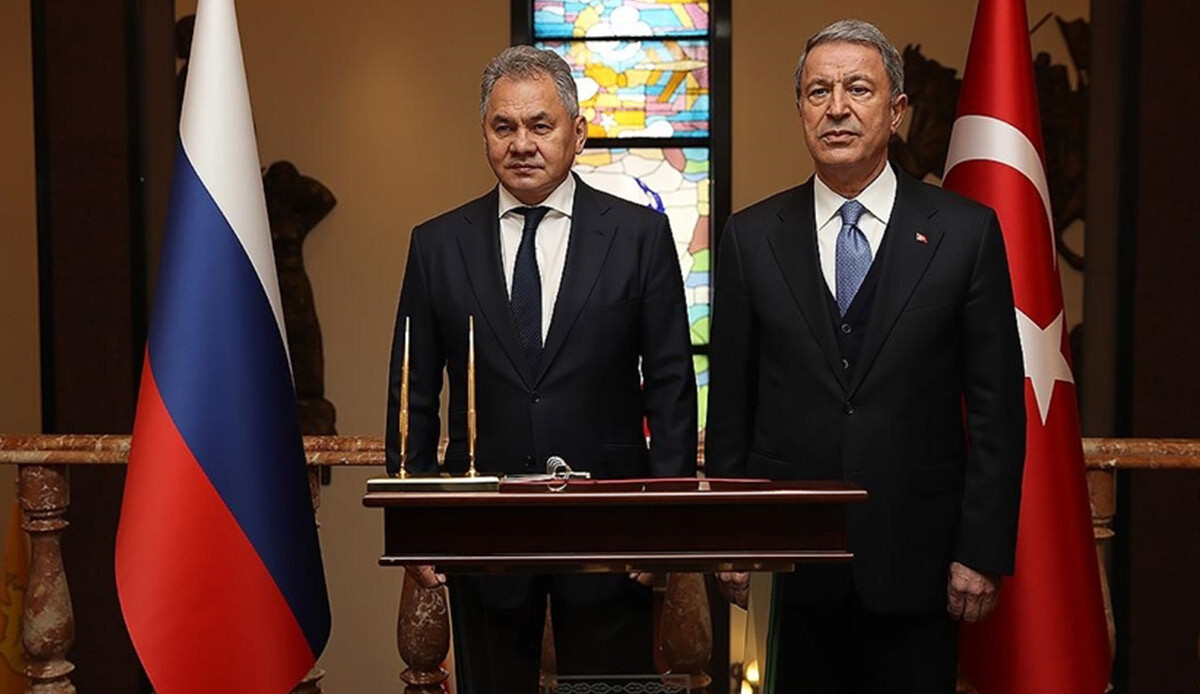 Bakan Akar, Rus mevkidaşı Şoygu ile görüştü Bakan Akar, Rus mevkidaşı Şoygu ile görüştü
