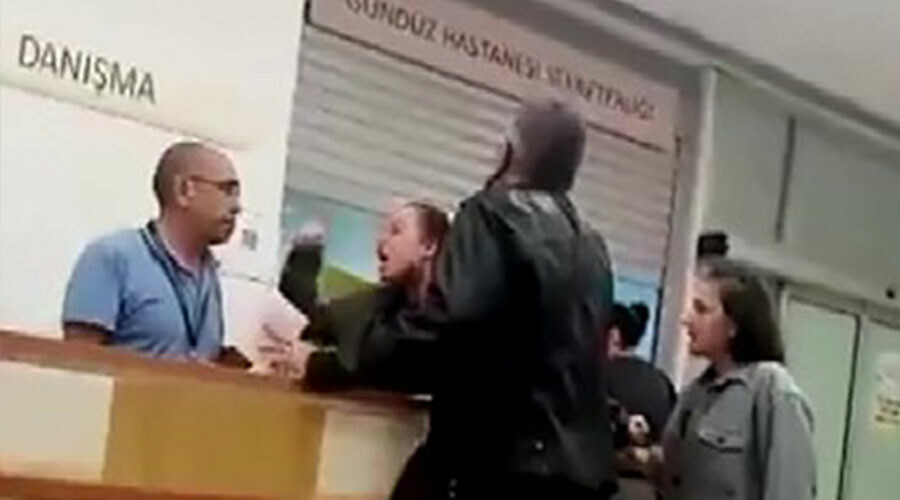 Hasta yakını sağlık çalışanını ısırdı Hasta yakını sağlık çalışanını ısırdı