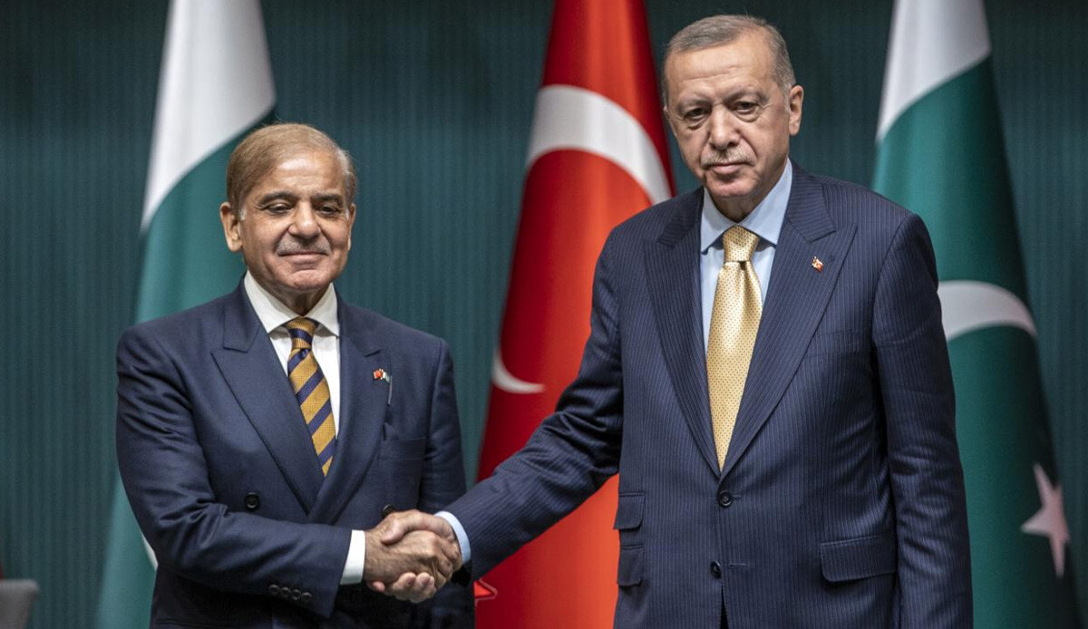 Pakistan Başbakanı Şahbaz Şerif, Cumhurbaşkanı Erdoğan'ın davetiyle Türkiye’ye geliyor Pakistan Başbakanı Şahbaz Şerif, Cumhurbaşkanı Erdoğan'ın davetiyle Türkiye’ye geliyor