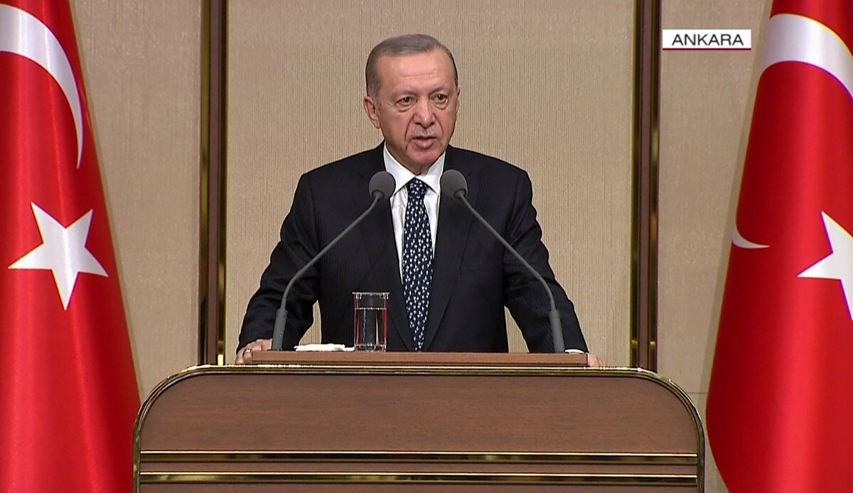 Son dakika: Cumhurbaşkanı Erdoğan Beştepe&#039;de öğretmenlerle buluşmada sert uyardı: Eli kalkanı darmadağın ederiz