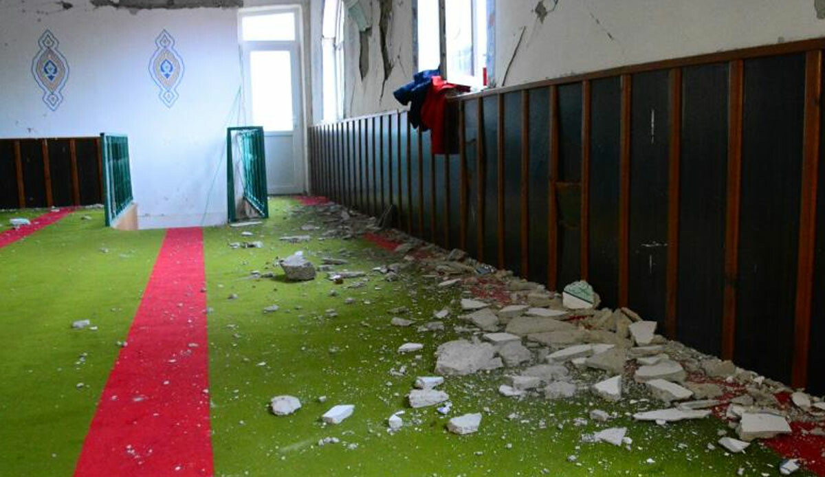 Düzce'de depremde hasar gören cami hakkında dikkat çeken karar: Yıkımına karar verildi Düzce'de depremde hasar gören cami hakkında dikkat çeken karar: Yıkımına karar verildi