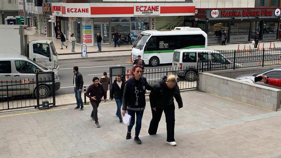Ameliyata bile girdi! Sahte doktoru TUS puanı ele verdi Ameliyata bile girdi! Sahte doktoru TUS puanı ele verdi