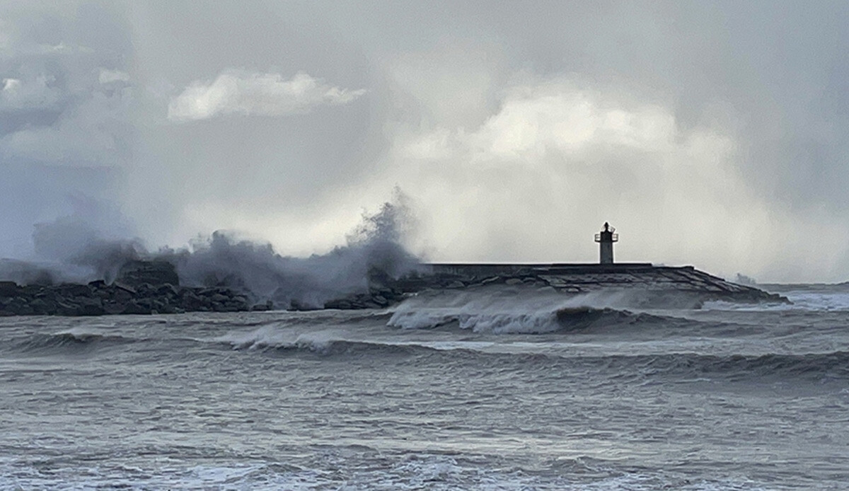 Yarına dikkat! Meteoroloji bölge bölge uyardı: Doğu Karadeniz ve Akdeniz'de kuvvetli fırtına Yarına dikkat! Meteoroloji bölge bölge uyardı: Doğu Karadeniz ve Akdeniz'de kuvvetli fırtına