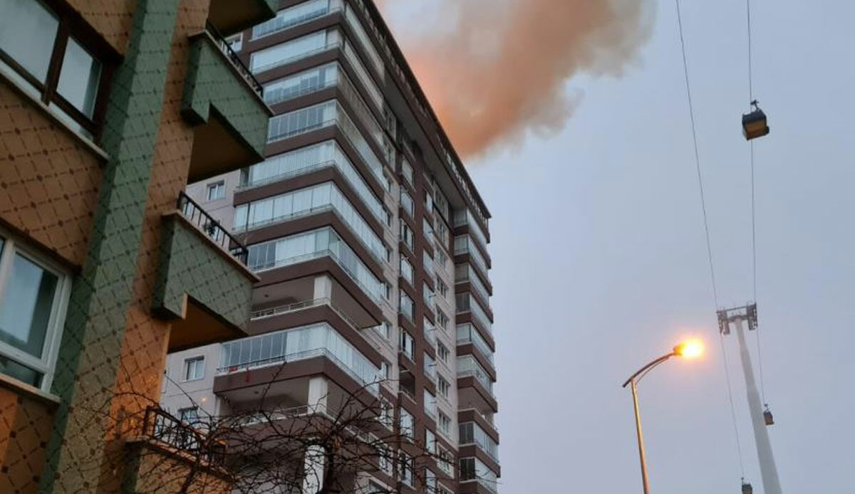 Başkentte 15 katlı binada yürekleri ağza getiren yangın! 3 yaralı