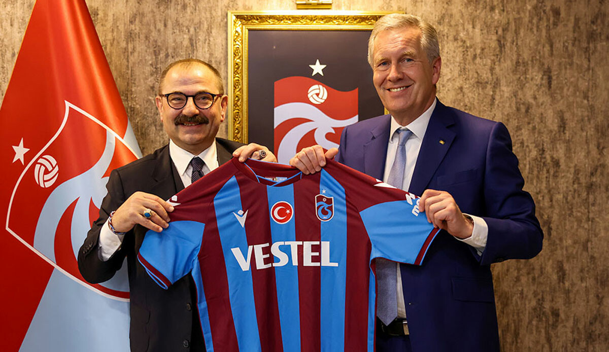Trabzonspor'un misafiri eski Almanya Cumhurbaşkanı Christian Wulff Trabzonspor'un misafiri eski Almanya Cumhurbaşkanı Christian Wulff