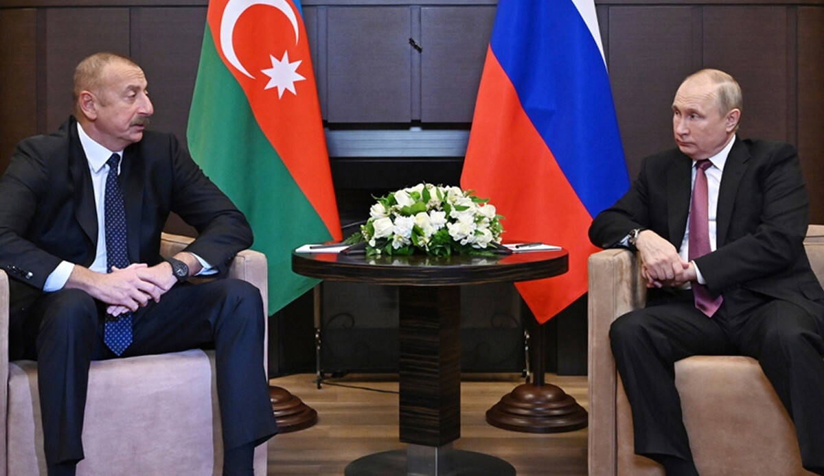 Putin ile Aliyev Ermenistan'la imzalanan üçlü bildirinin uygulanması için görüştü Putin ile Aliyev Ermenistan'la imzalanan üçlü bildirinin uygulanması için görüştü