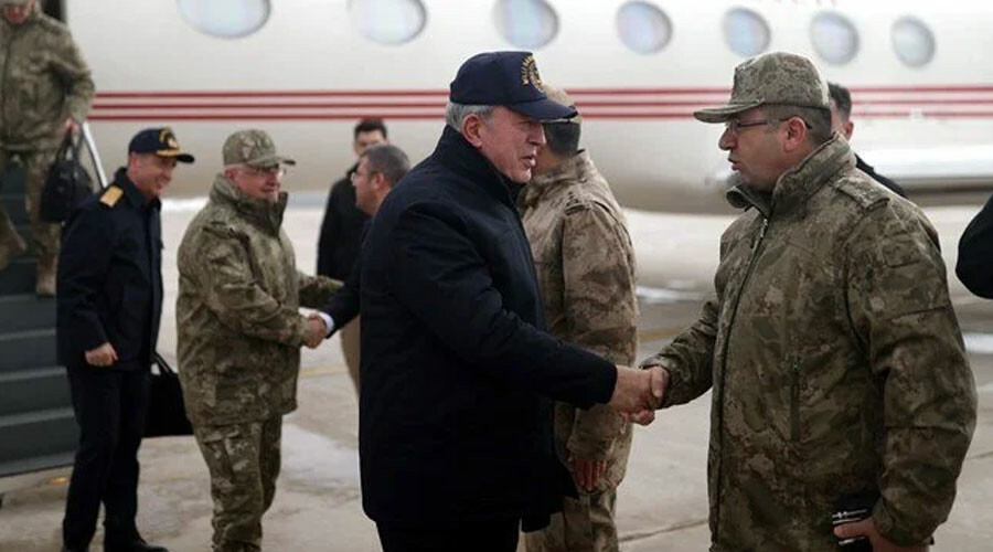 Son dakika: Bakan Akar Irak sınırında
