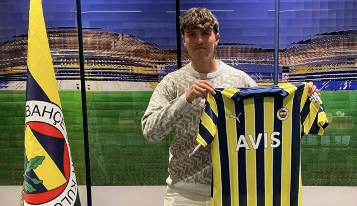 Fenerbahçe'nin altyapıya transfer ettiği genç futbolcu Ozan Suncak PKK sempatizanı çıktı! Fenerbahçe'nin altyapıya transfer ettiği genç futbolcu Ozan Suncak PKK sempatizanı çıktı!