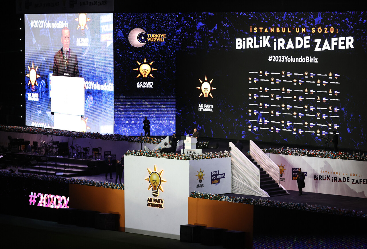 Erdoğan seçim startını verdi: 2023'te sinsi planları çöpe atacağız Erdoğan seçim startını verdi: 2023'te sinsi planları çöpe atacağız