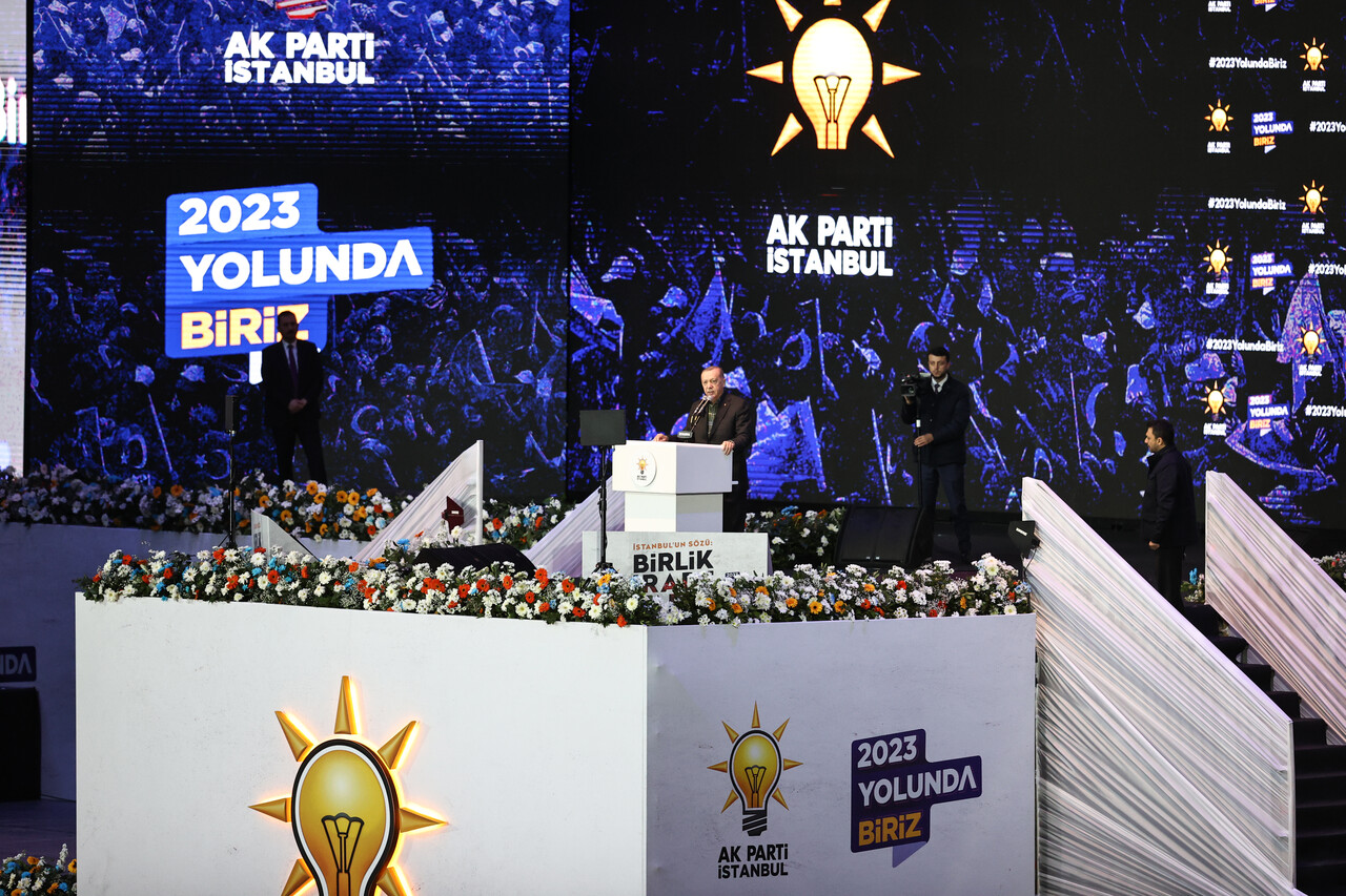 Erdoğan seçim startını verdi: 2023'te sinsi planları çöpe atacağız Erdoğan seçim startını verdi: 2023'te sinsi planları çöpe atacağız