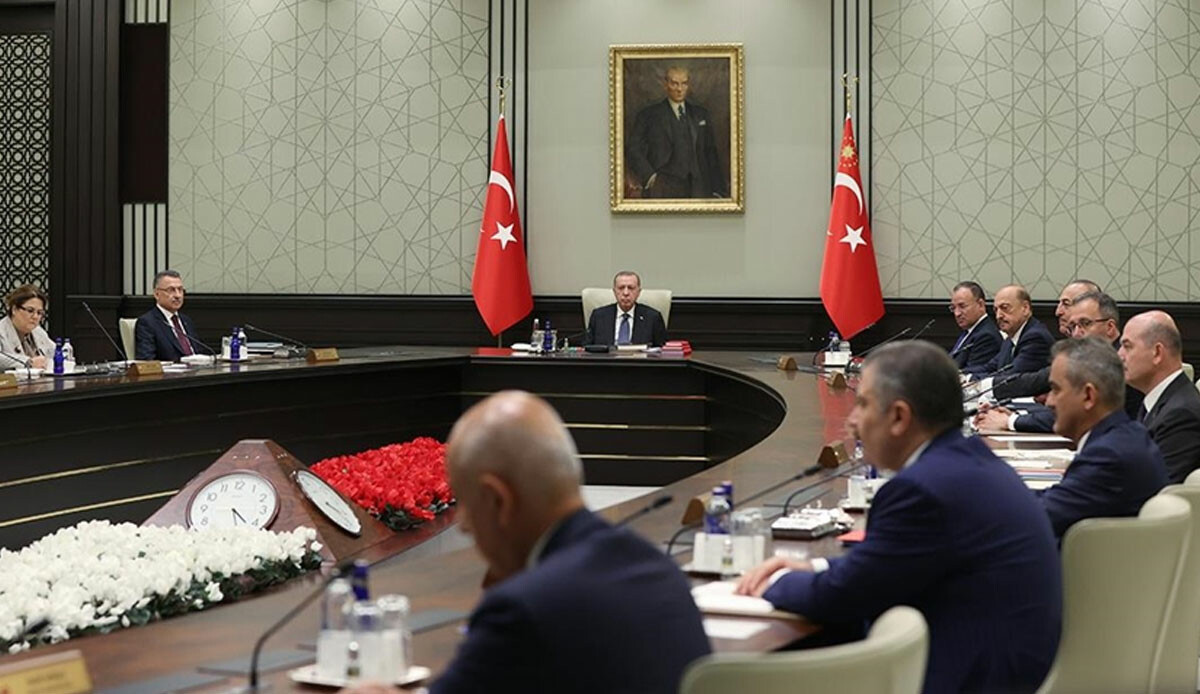 Milyonların gözü Kabine Toplantısı'nda: Masada EYT ve sözleşmeliye kadro var Milyonların gözü Kabine Toplantısı'nda: Masada EYT ve sözleşmeliye kadro var