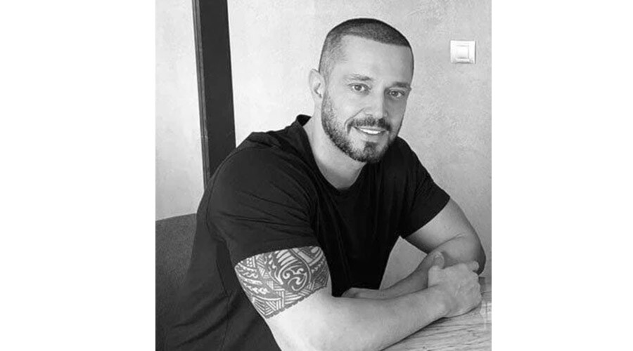 Murat Boz saç ektirmek için yurt dışına gitti! Boz’un son hali gündem oldu Murat Boz saç ektirmek için yurt dışına gitti! Boz’un son hali gündem oldu