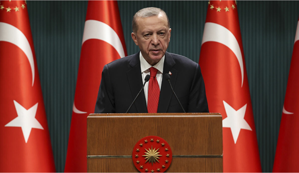 Cumhurbaşkanı Erdoğan'dan sözleşmeli personele kadro müjdesi Cumhurbaşkanı Erdoğan'dan sözleşmeli personele kadro müjdesi
