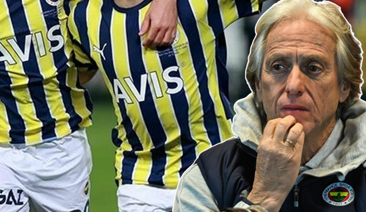 Fenerbahçe'nin golcü yıldızı takımda kalıyor! Menajeri yöneticilerle bir araya geldi Fenerbahçe'nin golcü yıldızı takımda kalıyor! Menajeri yöneticilerle bir araya geldi