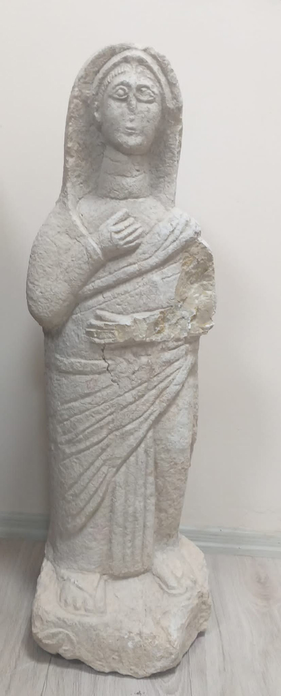 Kanalizasyondan Roma dönemine ait heykel çıktı