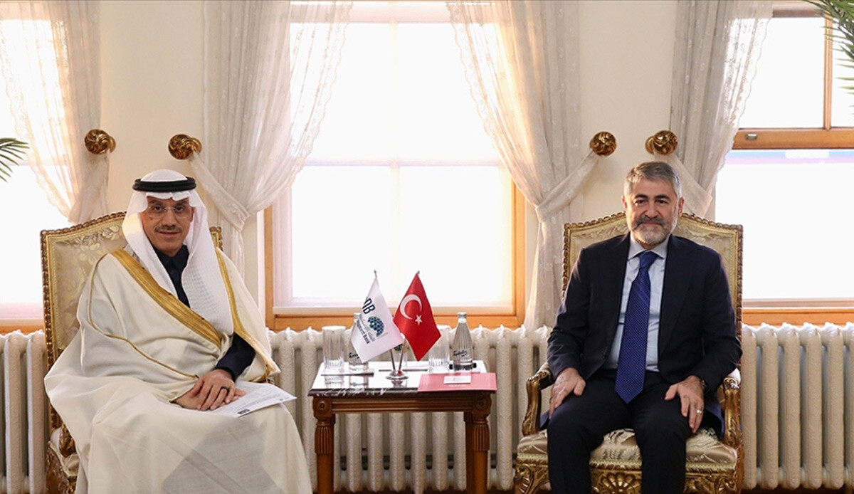 Bakan Nebati, İslam Kalkınma Bankası Başkanı Muhammed Al Jasser ile görüştü