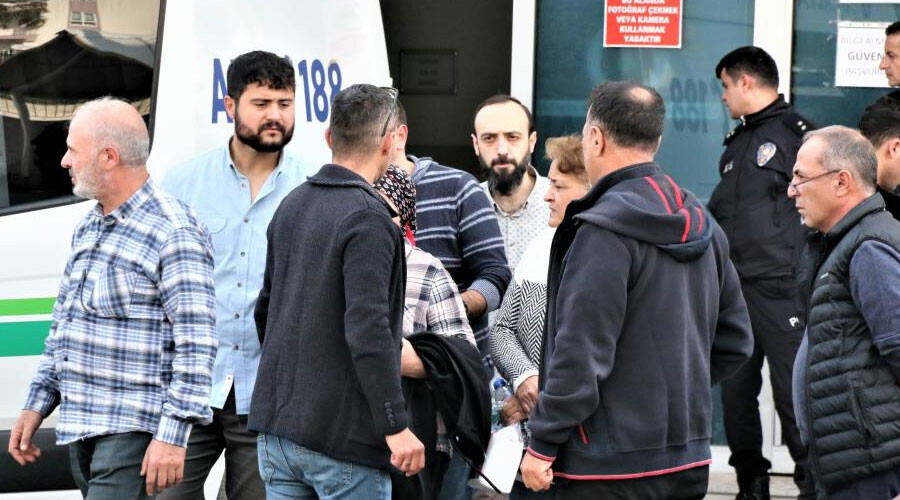 Antalya’da feci kaza: Annesine doğum günü sürprizi yapmak isterken can verdi Antalya’da feci kaza: Annesine doğum günü sürprizi yapmak isterken can verdi