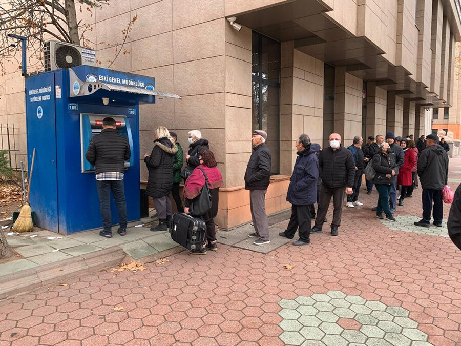 Sumatik arıza yaptı, makinenin içine giren personel manuel işlem yaptı Sumatik arıza yaptı, makinenin içine giren personel manuel işlem yaptı