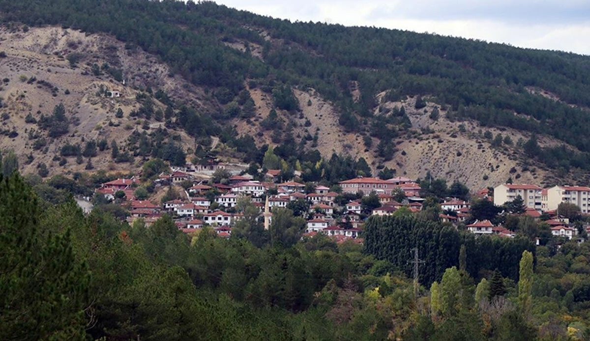 Türkiye'nin en küçük ilçesi: Huzur ve sakinlik vadediyor, sadece 476 kişi yaşıyor Türkiye'nin en küçük ilçesi: Huzur ve sakinlik vadediyor, sadece 476 kişi yaşıyor