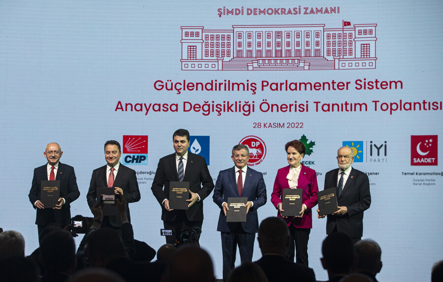 Eski Türkiye’ye dönüş taslağı! Altılı Masa'nın vaatleri FETÖ ve HDP’ye umut oldu Eski Türkiye’ye dönüş taslağı! Altılı Masa'nın vaatleri FETÖ ve HDP’ye umut oldu