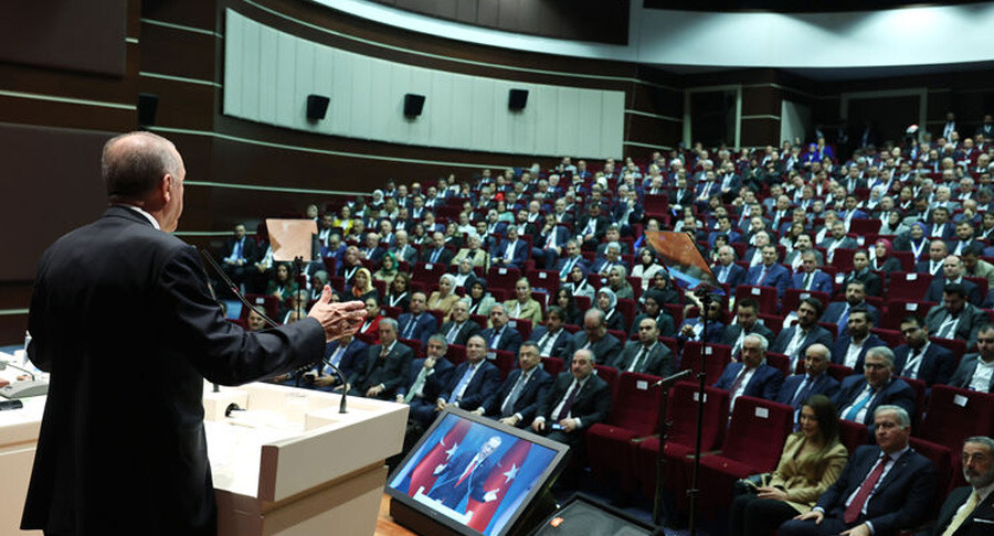 Son dakika: Cumhurbaşkanı Erdoğan'dan Altılı masanın Anayasa teklifine ilk tepki: Terör örgütünün partisini koruyan ucube bir teklif Son dakika: Cumhurbaşkanı Erdoğan'dan Altılı masanın Anayasa teklifine ilk tepki: Terör örgütünün partisini koruyan ucube bir teklif