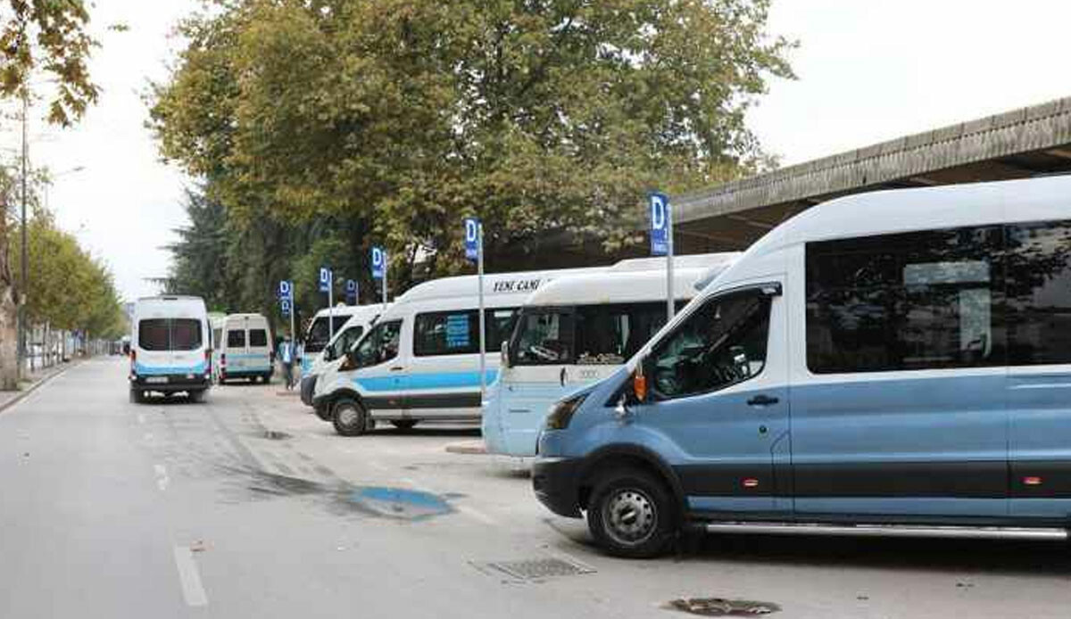 Minibüste tek kalan üniversite öğrencisine taciz girişimi Minibüste tek kalan üniversite öğrencisine taciz girişimi