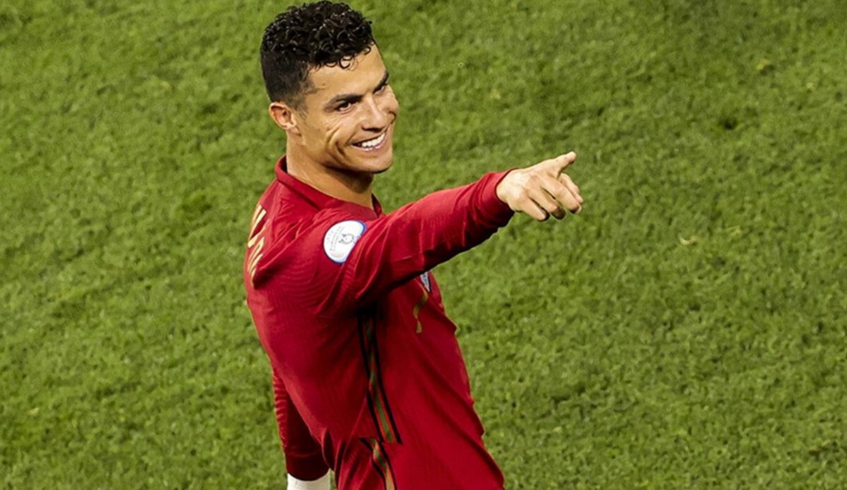İspanyol basınından gündem olacak iddia! 'Ronaldo astronomik teklifi kabul etti' İspanyol basınından gündem olacak iddia! 'Ronaldo astronomik teklifi kabul etti'