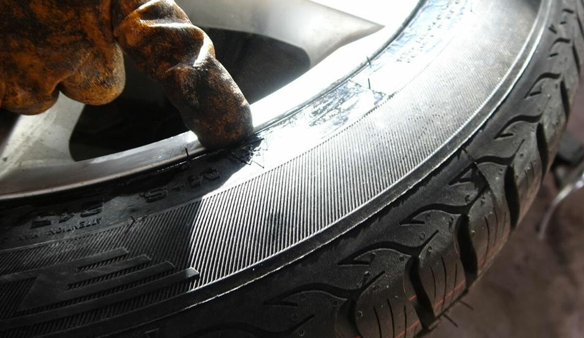 Kış lastiği zorunluluğu özel araçlara geliyor! Bakan Uraloğlu canlı yayında açıkladı Karın yağmasını beklemeyin! Kış lastiği uygulaması başladı, cezası 1152  lira | Türkiye Gazetesi