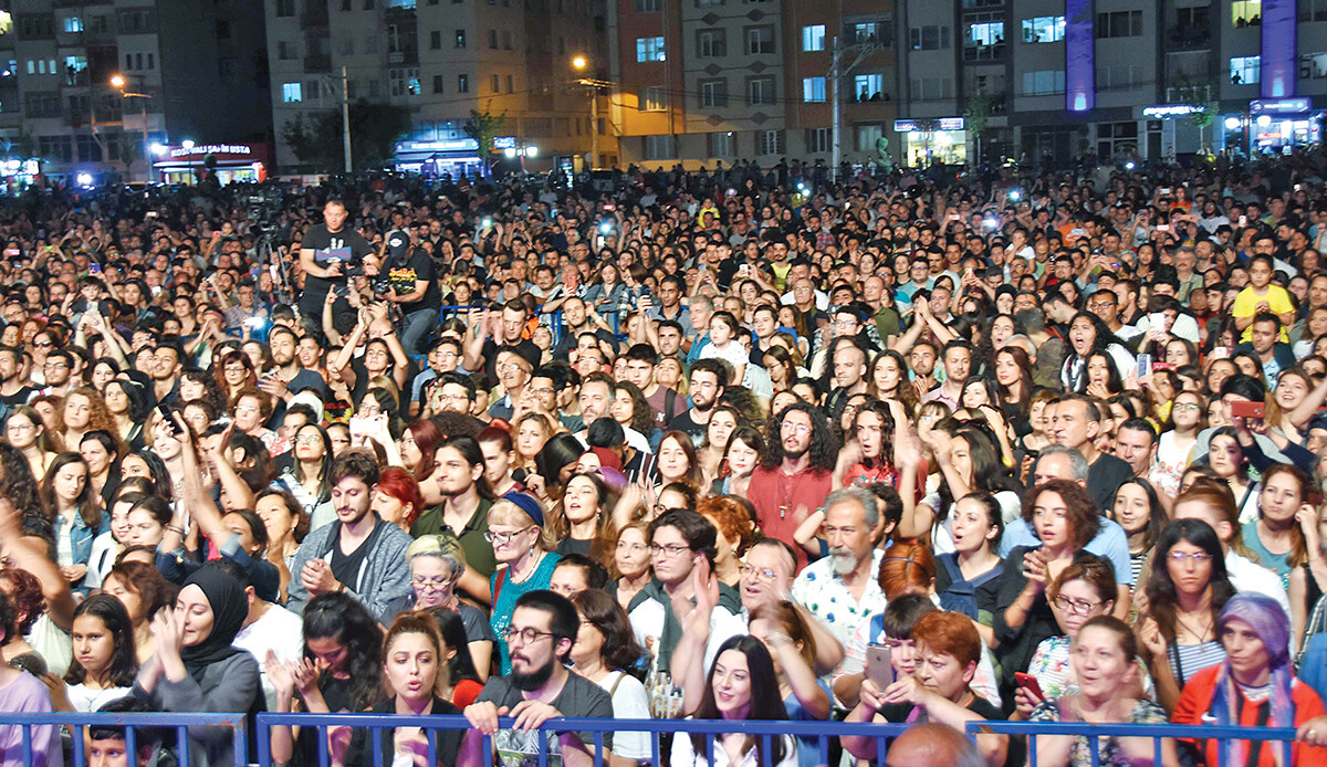 Müzik yayınına turizm ayarı: Gürültü yalıtımı ve titreşim kalkanı mecburiyeti geliyor Müzik yayınına turizm ayarı: Gürültü yalıtımı ve titreşim kalkanı mecburiyeti geliyor